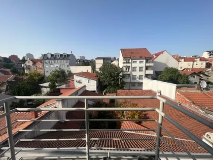 Petra Škundrića | 4zida.rs