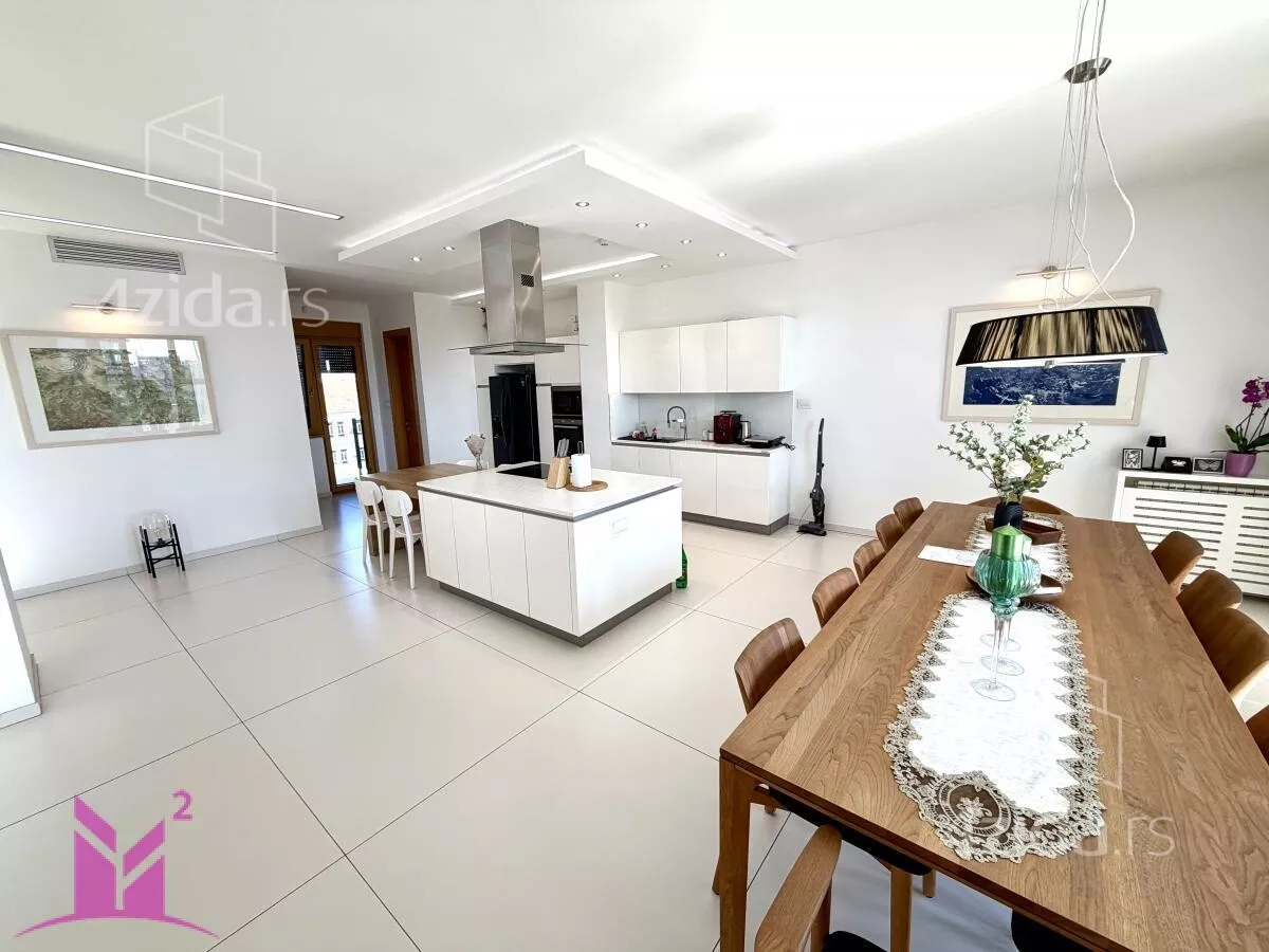 Sedmosoban stan | 4zida