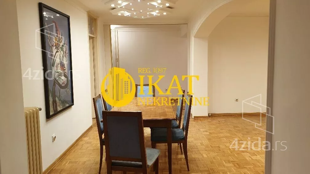 Četvoroiposoban stan | 4zida