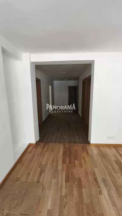Ismeta Mujezinovića | 4zida.rs