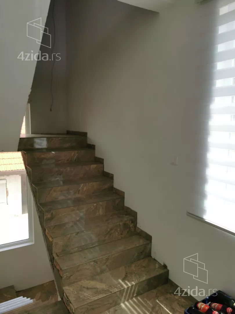 5-etažna kuća | 4zida