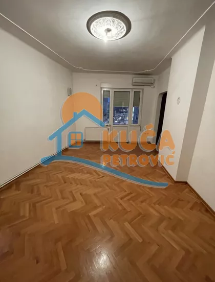 Obrenovićeva | 4zida.rs