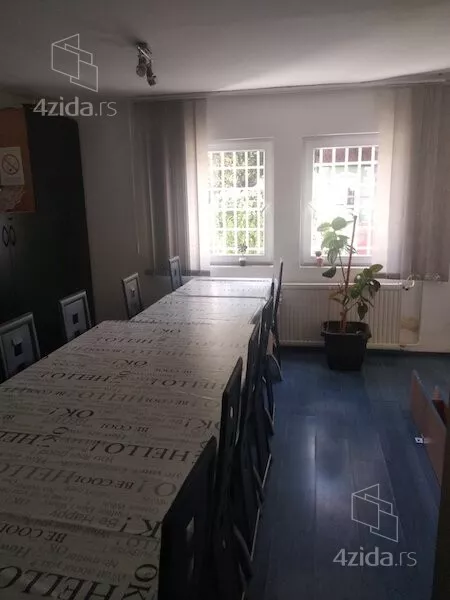 Lokal | 4zida