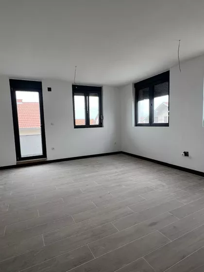 Novi Banovci | 4zida.rs