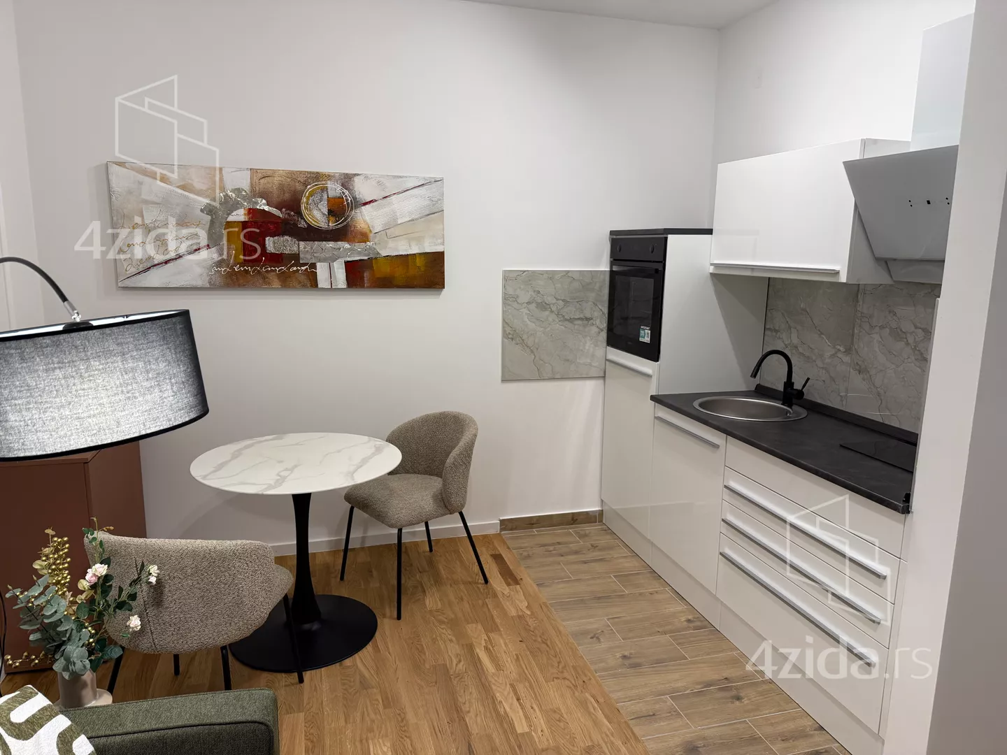 Jednoiposoban stan | 4zida