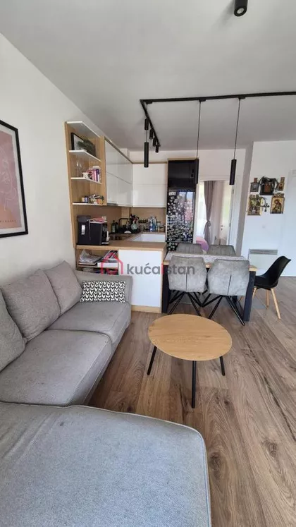 Učiteljsko Naselje | 4zida.rs