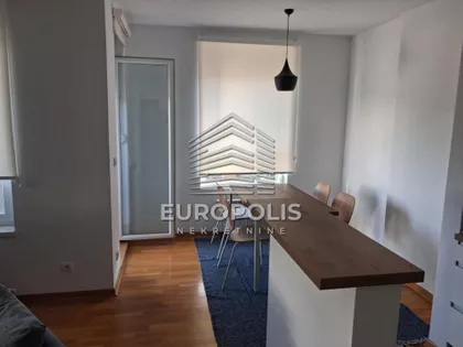 Uroša Martinovića | 4zida.rs