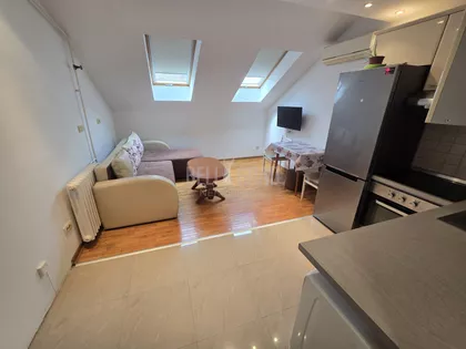 Ismeta Mujezinovića | 4zida.rs