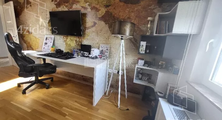 Četvoroiposoban stan | 4zida
