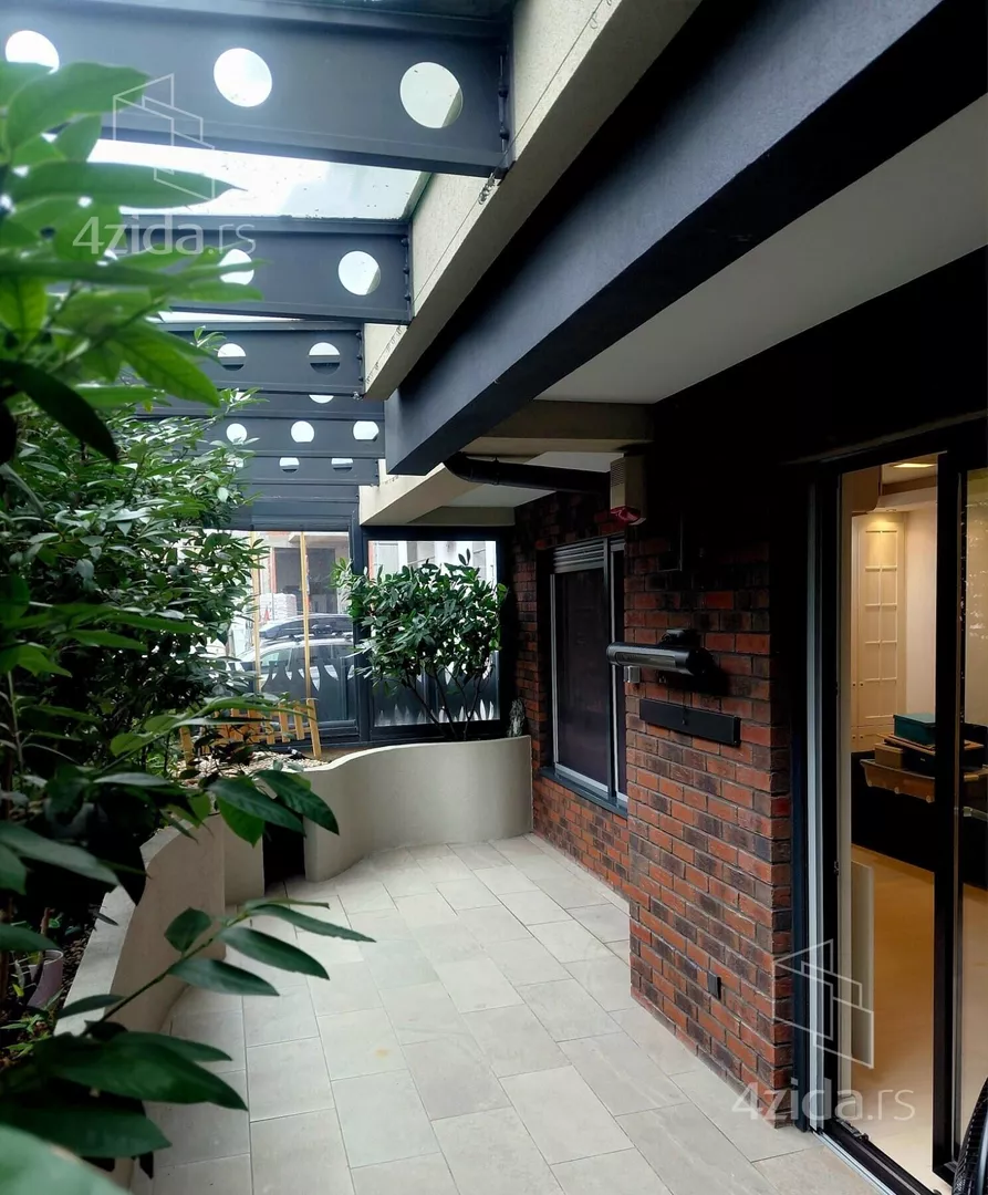 Troiposoban stan | 4zida