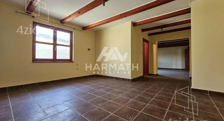 Poslovna zgrada | 4zida