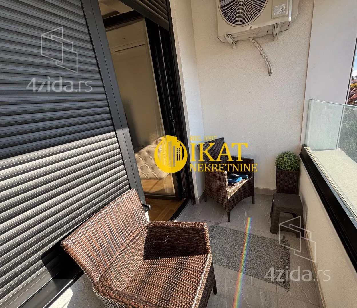 Dvoiposoban stan | 4zida