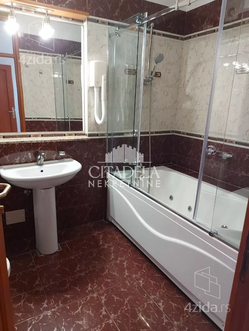 4-etažna kuća | 4zida