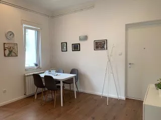 Pravni fakultet - Vračar | 4zida.rs
