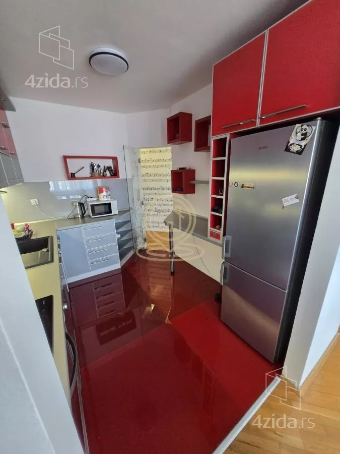 Troiposoban stan | 4zida