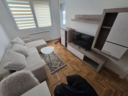 Simona Bolivara | 4zida.rs