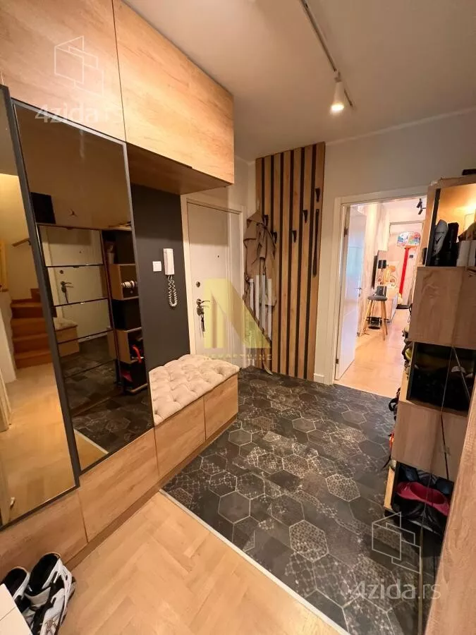 Petosoban stan | 4zida