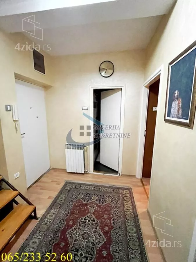 Šestosoban stan | 4zida