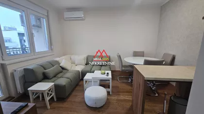 Heroja Pinkija | 4zida.rs