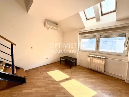 Albanske spomenice | 4zida.rs