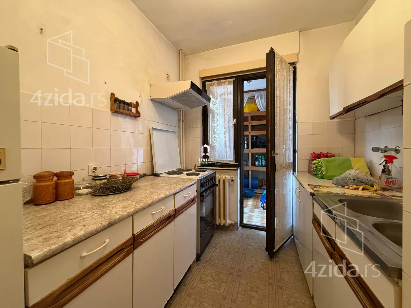 Troiposoban stan | 4zida