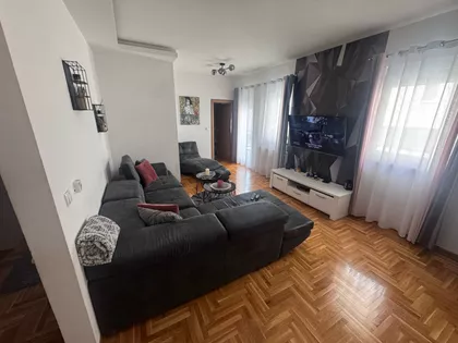 Miljana Miljanića | 4zida.rs