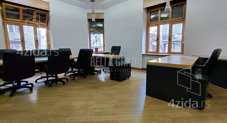 Šestosoban stan | 4zida