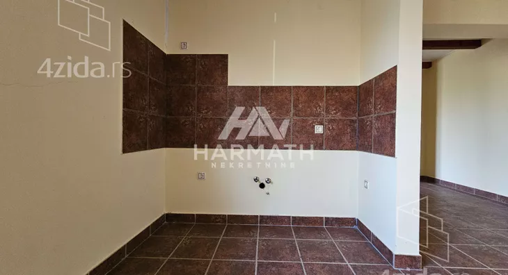 Poslovna zgrada | 4zida