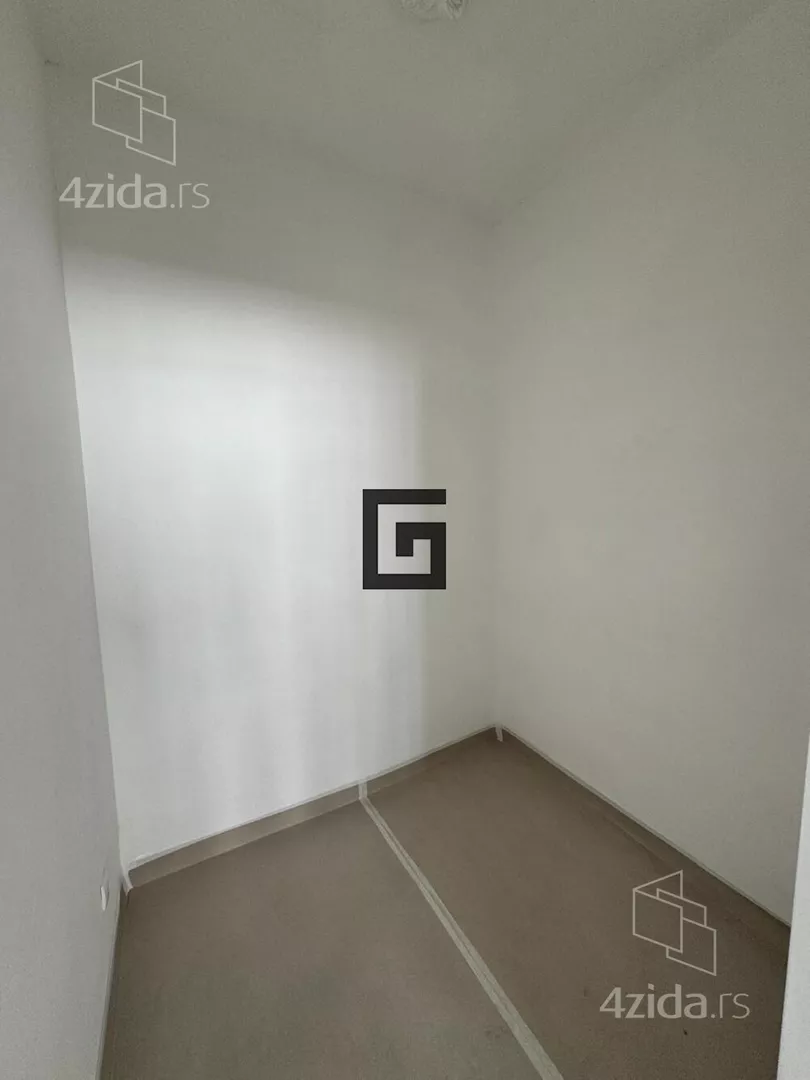 Šestosoban stan | 4zida