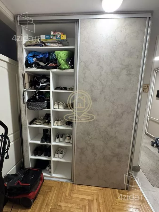 Troiposoban stan | 4zida