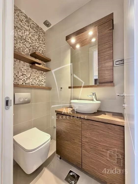 Petosoban stan | 4zida