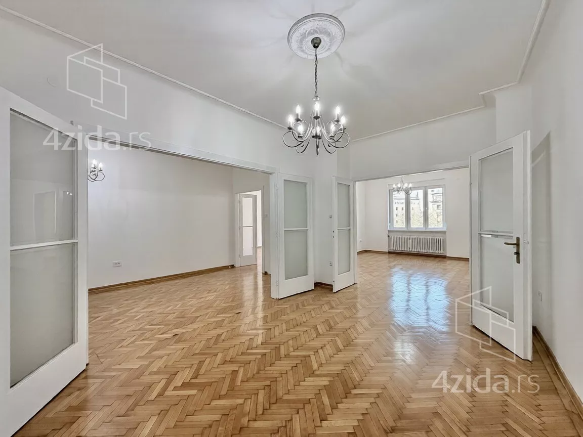 Četvoroiposoban stan | 4zida