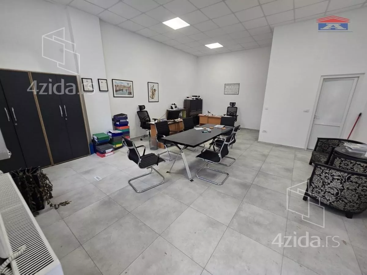 Poslovni prostor | 4zida