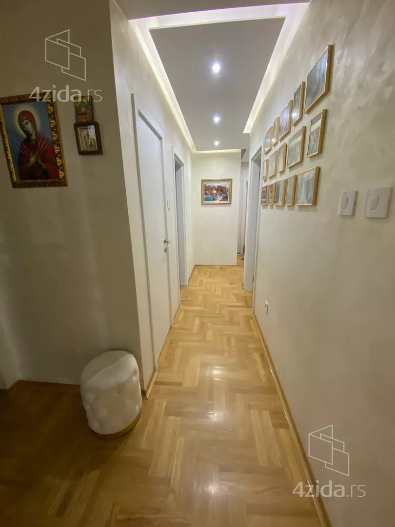 Troiposoban stan | 4zida