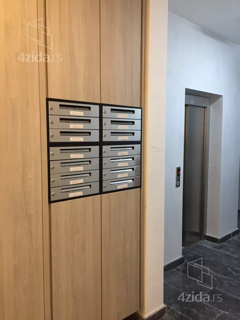 Petosoban stan | 4zida
