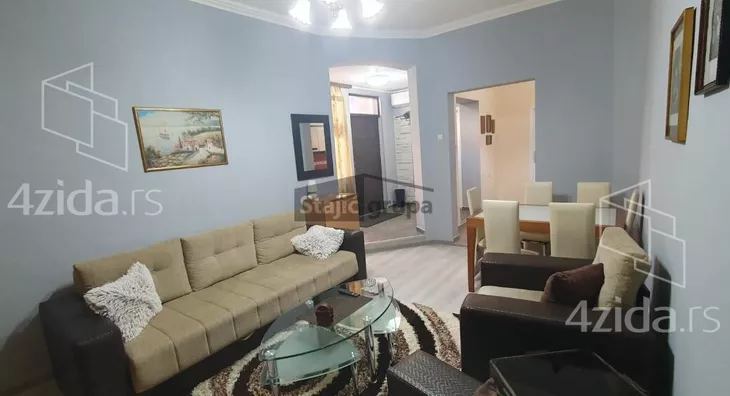 Troiposoban stan | 4zida