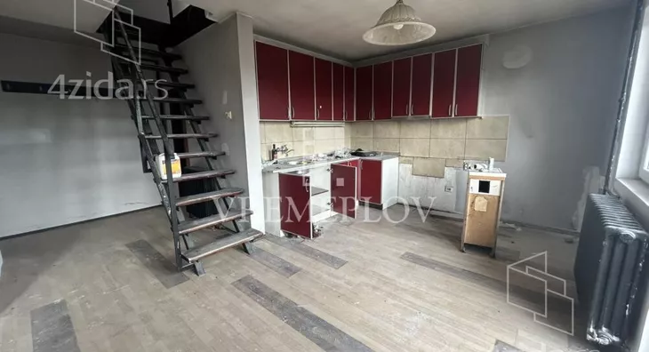 Troiposoban stan | 4zida