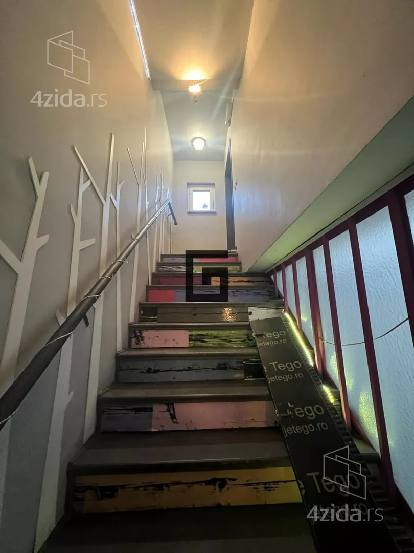 Šestoiposoban stan | 4zida