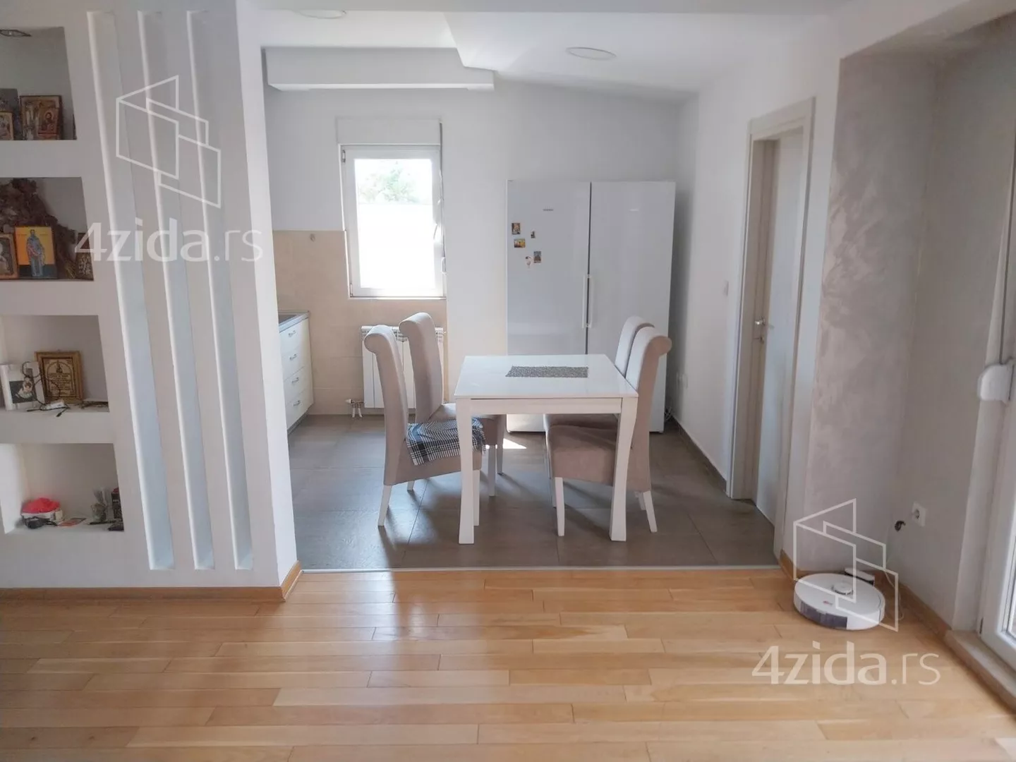 Troiposoban stan | 4zida