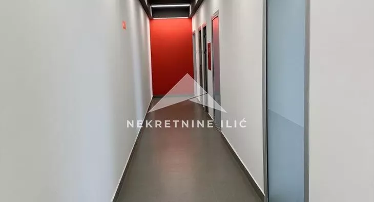 Poslovna zgrada | 4zida