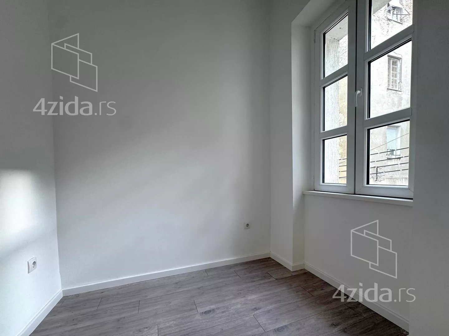 Petosoban stan | 4zida