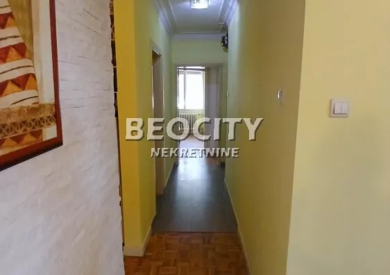 Četvoroiposoban stan | 4zida