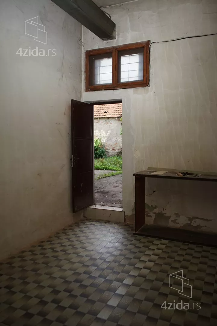 Lokal | 4zida