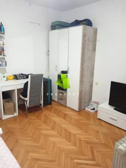 Dom Zdravlja | 4zida.rs