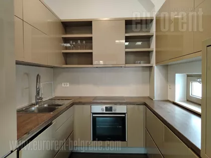 DEDINJE BELI DVOR | 4zida.rs