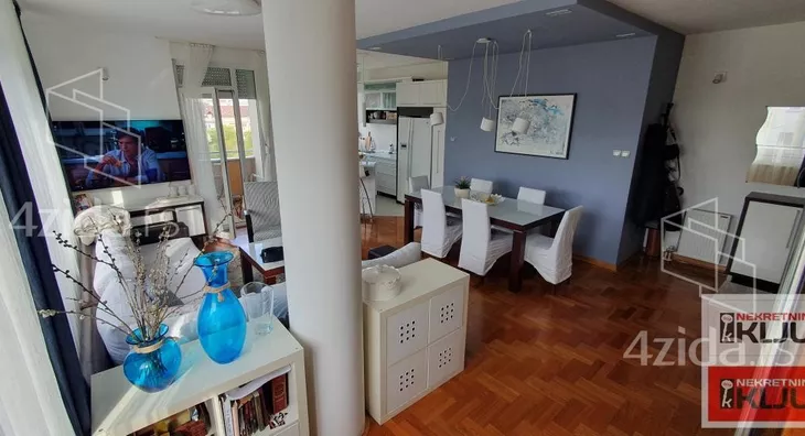 Šestosoban stan | 4zida