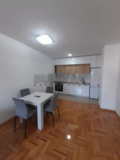 Prvomajska | 4zida.rs