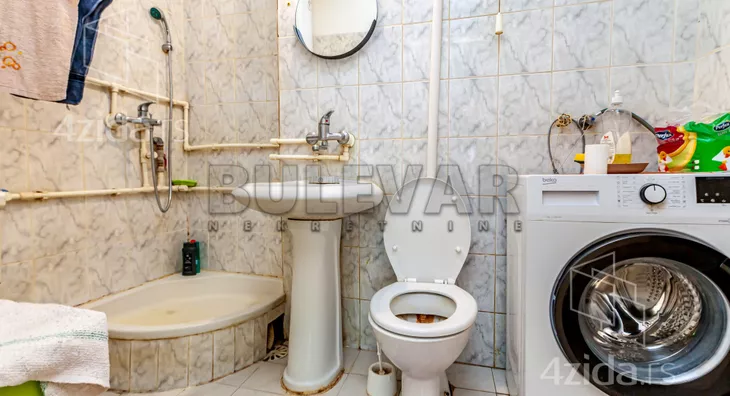 Troiposoban stan | 4zida