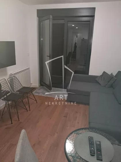 Ledinačka | 4zida.rs