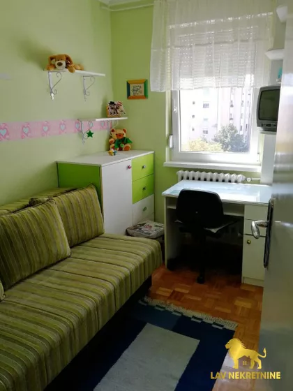 RUMENAČKA | 4zida.rs